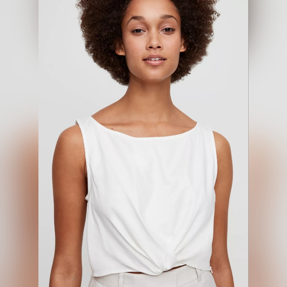 NWOT - Large - Aritzia - Babaton Stellan Blouse in PURPLE